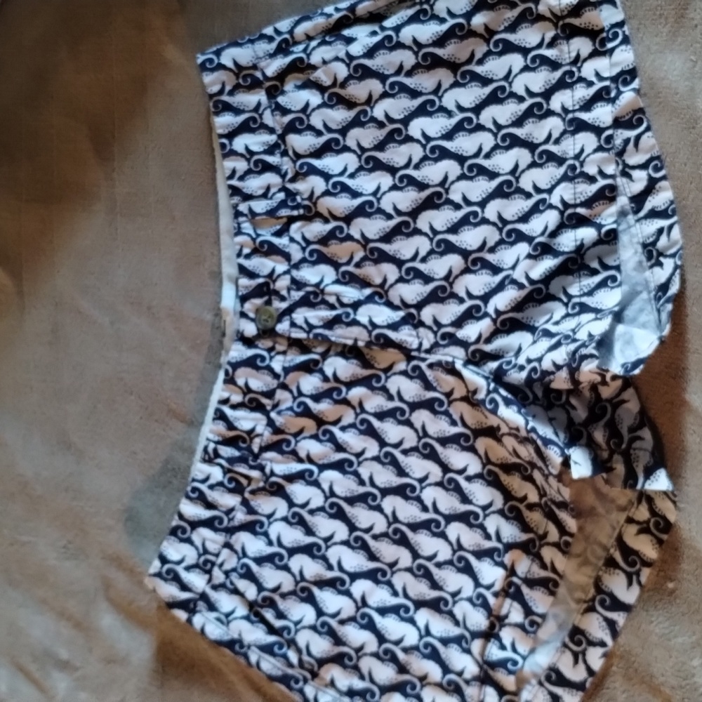 Old Navy Sea Horse Shorts In Navy Blue & White size 6